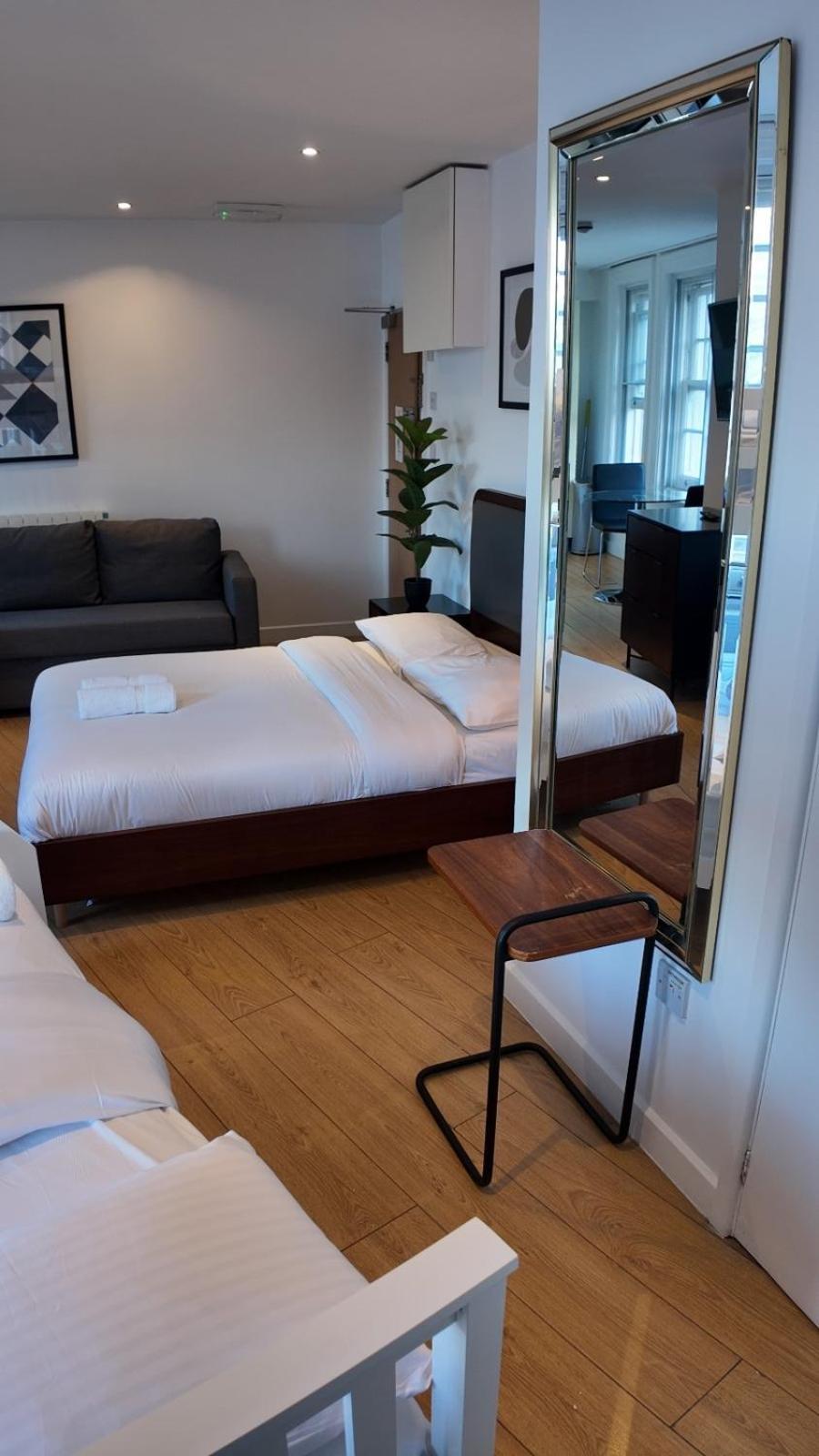 Apartment Piccadilly St James Soho 1 Bedroom Sleep 7 Vr10 London